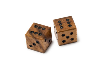 Zwei Holzwürfel mit Sechserpasch.