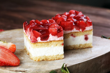 strawberry cake