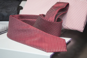 détail cravate en vitrine mode pour homme