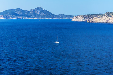 blaues meer, blauer himmel, westküste Mallorca