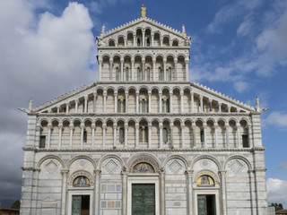 Fototapeta premium Pisa Cathedral (Duomo di Pisa) on Cathedral Square in Pisa, Tuscany, Italy. Architecture and landmark of Pisa