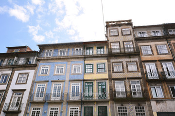 Fototapeta na wymiar Colorful old facades of houses in Porto