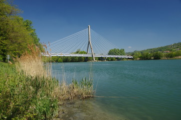 Fototapeta na wymiar pont suspendu -seyssel