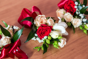 Wedding boutonniere red. Pink rose boutonniere for groom, wedding decor