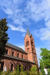 Fototapeta na wymiar Kath. Pfarrkirche St. Peter und Paul in Hanau-Kleinauheim