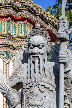 sculpture en pierre dans le temple Wat Pho à Bangkok
