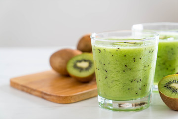 Healthy fresh kiwi smoothie in glass