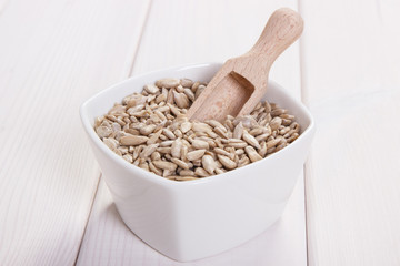 Sunflower seeds containing zinc and dietary fiber, healthy nutrition