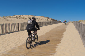 LACANAU - LE PORGE (France), accès à la plage