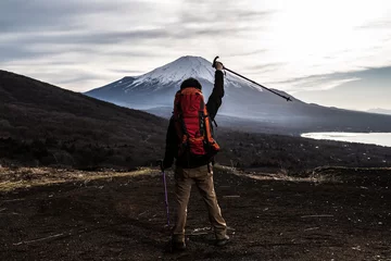 Foto op Plexiglas Alpinisme Klimmende mannen, toverstokken, verheugt zich, verheugt zich