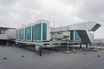Air and heat conditioning system on top of the building