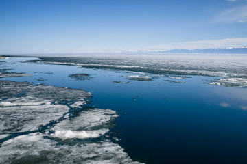 Obraz na płótnie Canvas Lake Baikal in early May
