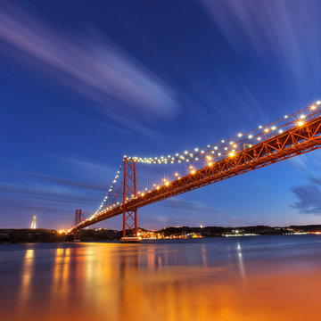25 de Abril bridge