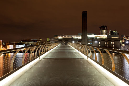 Millennium Bridge towards Tate Modern, London, UK