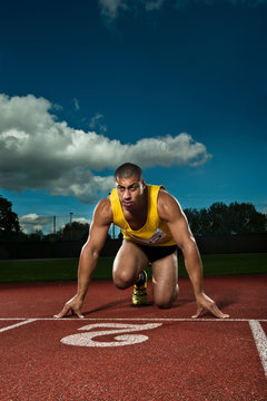 Athlete preparing to race on sportstrack
