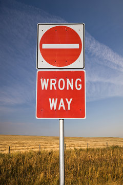 Wrong way sign