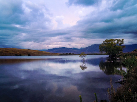 Idyllic Lake McGregor, Canterbury Region, New Zealand - Stock Image