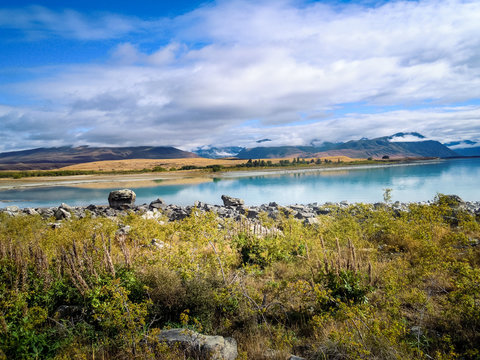 Idyllic lake Tekapo, Canterbury Region, New Zealand - Stock Image