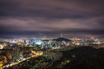 Naklejka premium Night view over Seoul