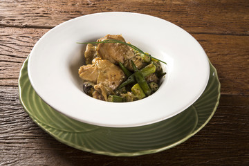 Frango com quiabo (Portuguese for 