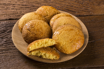 Cracker with corn flour called Broa caxambu in Brazil.