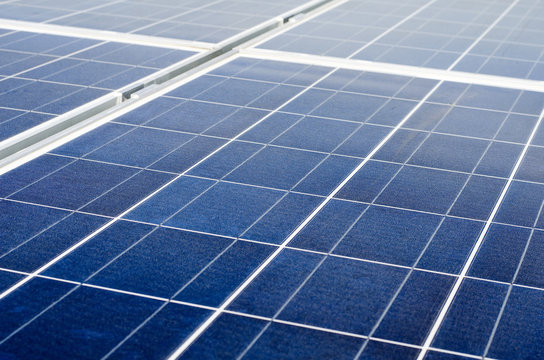 Solar panels and polycrystalline photovoltaic cells