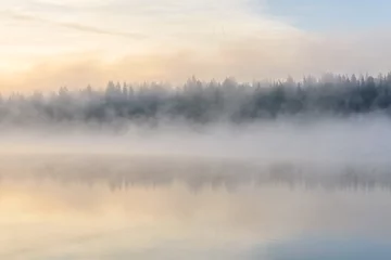 Fleecedeken met foto meer zonsopgang mist reflectie bos © Iri_sha