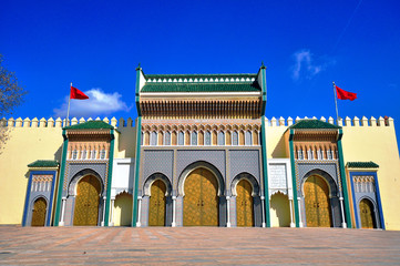 Naklejka premium Golden gates of Royal palace. Fes old town, Morocco