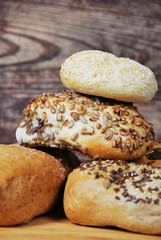 Baked buns with grains