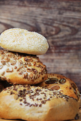 Baked buns with grains