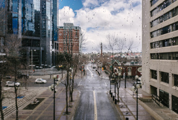 Naklejka premium Rainy view of a street in Calgary
