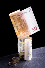 Euro Banknoten isoliert auf schwarz