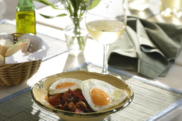 Saussage, Tomatos, Mushsrooms and Eggs