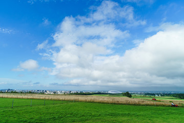 Fototapeta na wymiar [北海道]　札幌羊ヶ丘展望台から札幌市を望む　遠景に札幌ドーム