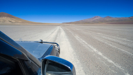 Fototapeta na wymiar Desert Road in Bolivia