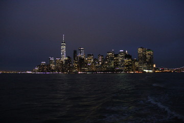 Fototapeta na wymiar Downtown New York skyline at dawn
