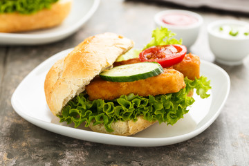 Fischfiletbrötchen - Fish filet sandwich