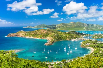 Fotobehang Antigua en Barbuda kustlandschap in het Caribisch gebied. © SeanPavonePhoto