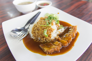 Rice crispy pork