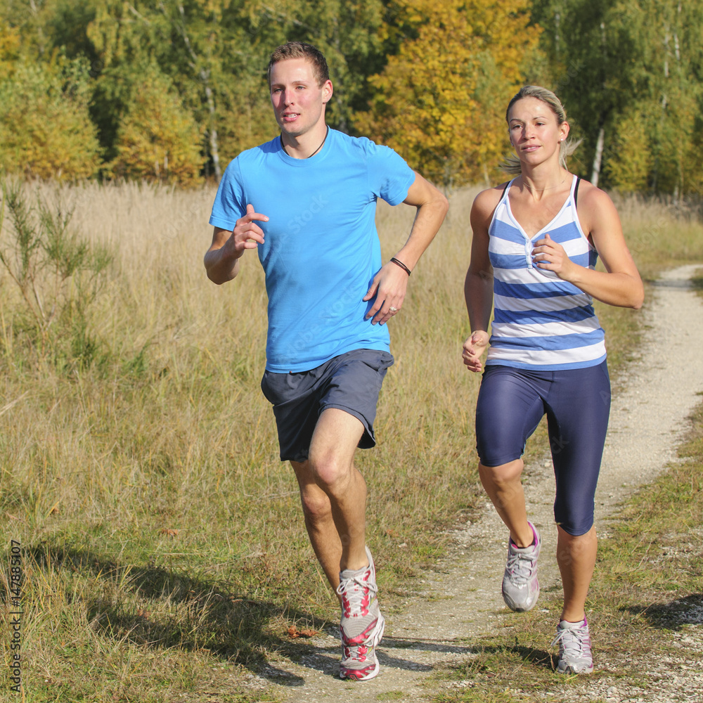 Poster gemeinsames Workout beim Laufen 