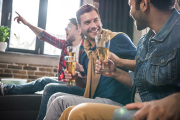 friends drinking beer