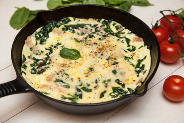 Frittata with spinach, parmesan and bacon
