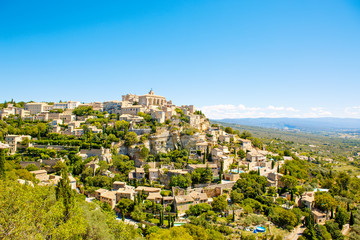 Fototapeta na wymiar View on Gordes, a small typical town in Provence, France