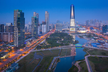 Obraz premium Songdo Central Park w dzielnicy Songdo, Incheon w Korei Południowej.