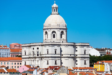 Fototapeta na wymiar Massive Church in Lisbon