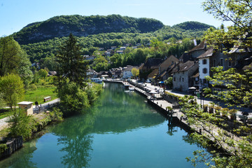 Fototapeta na wymiar Cité Lacustre de Chanaz en Savoie