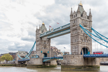 Fototapeta na wymiar Views of the London Bridge