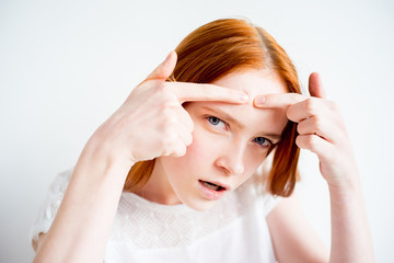 Naklejka premium Girl face expressions and emotions