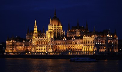 Fototapeta na wymiar Hungarian Parliament Building, Budapest