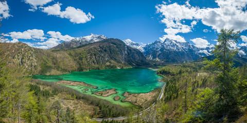 Fototapeta na wymiar Beautiful mountain lake in the Alps in Austria